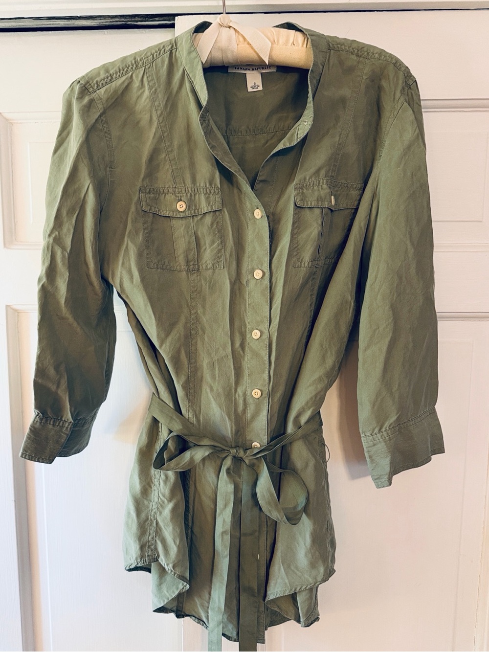 Banana Republic 100% silk Olive Green Button-Front Women's Tunic with Tie Belt